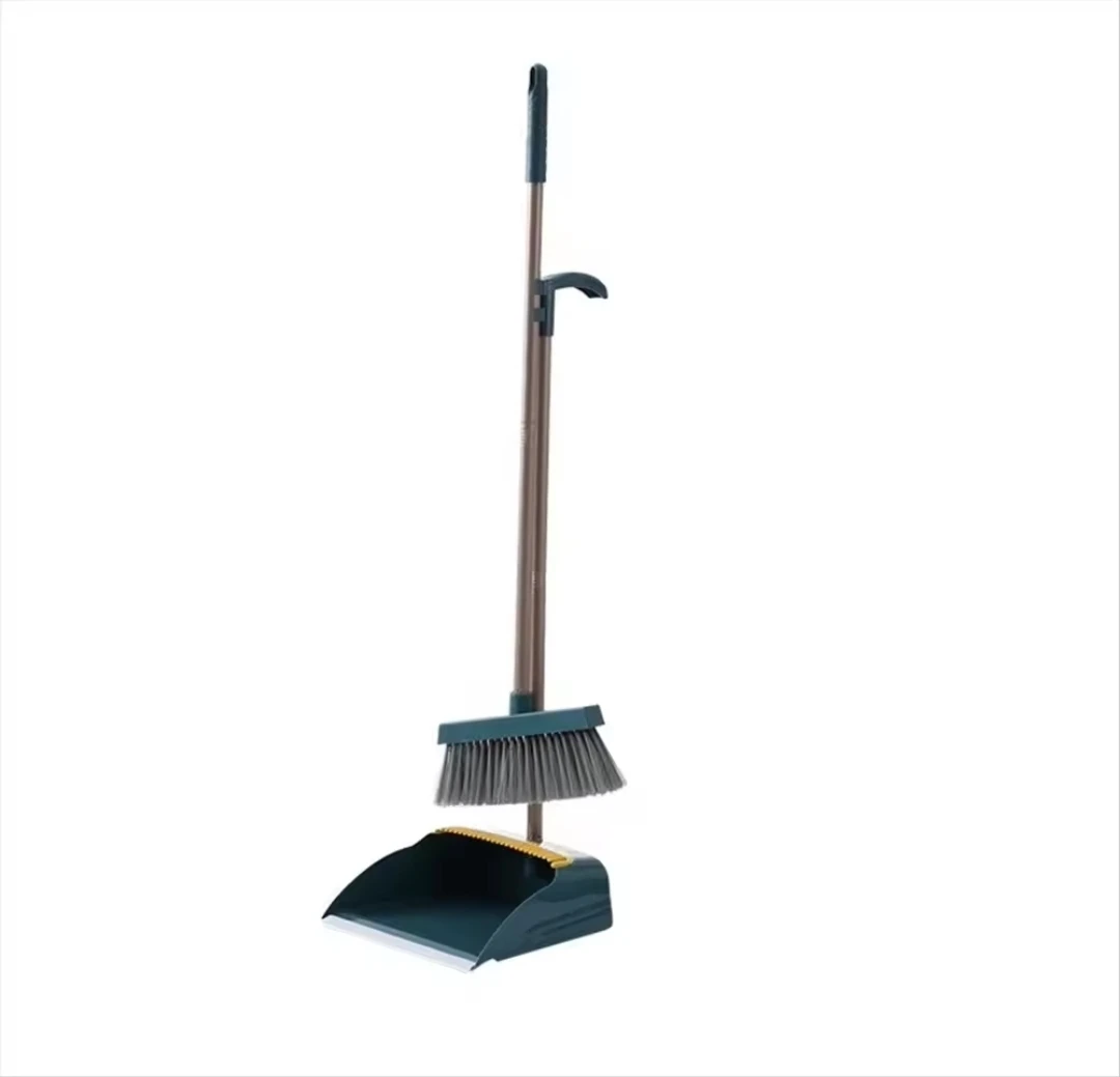 broom with dustpan